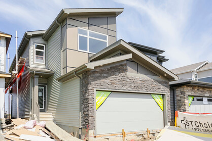 2808 65 St SW