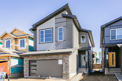 6438 28 Ave SW