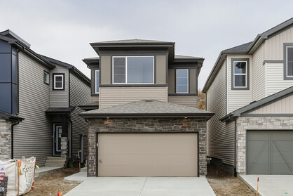 4517 Warbler Loop NW