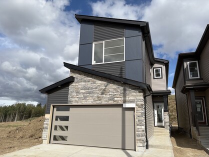 4519 Warbler Loop NW