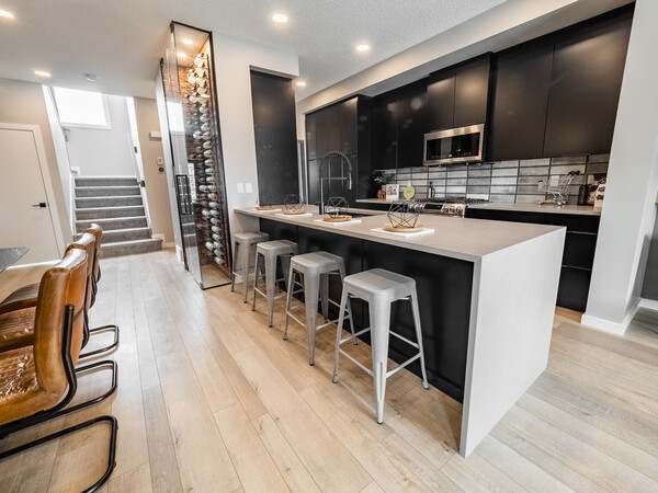 266 Charlesworth Drive SW